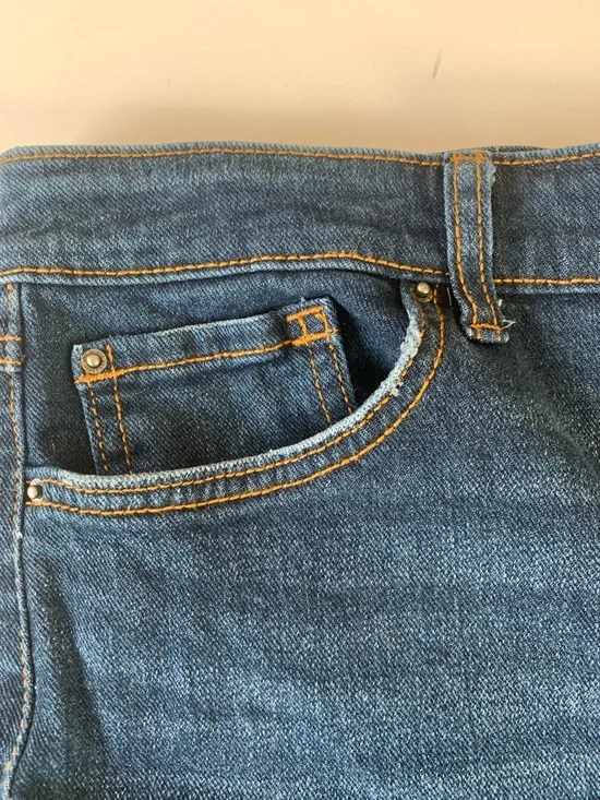 I.N.C. International Concepts Women’s Size 8 Dark Wash Tapered Barrel Jeans - Picture 8 of 8